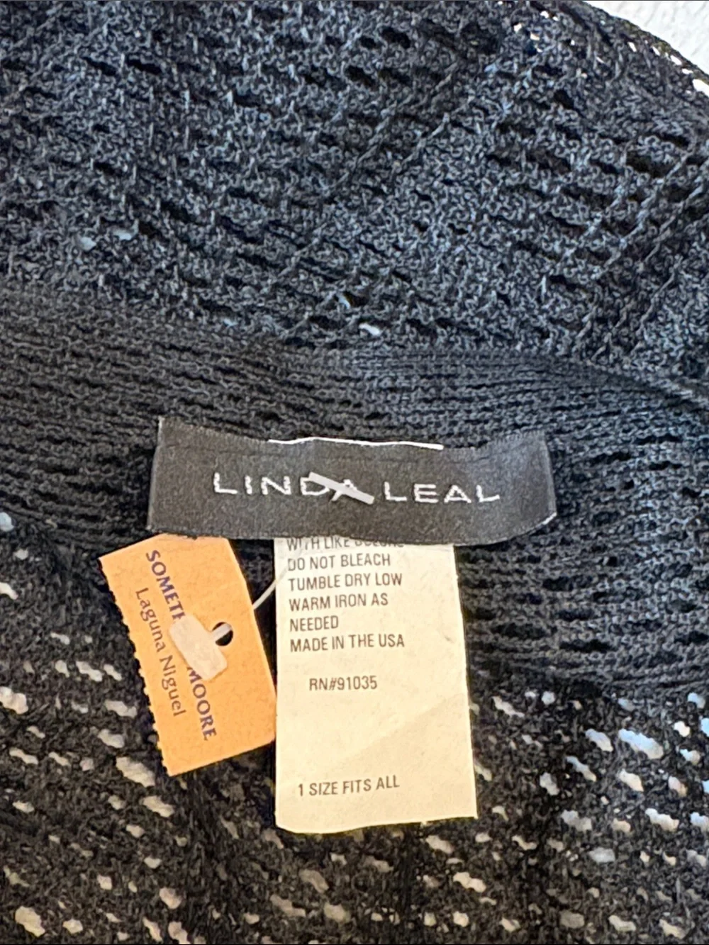 Linda Leal chic black